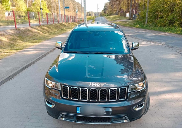 Jeep Grand Cherokee cena 107900 przebieg: 61000, rok produkcji 2018 z Ozorków małe 56